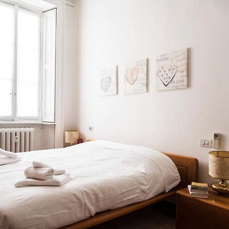 Peaceful Court Apartment In Shopping District Milaan Buitenkant foto