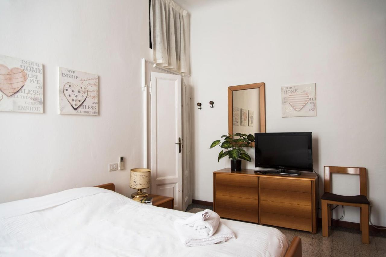 Peaceful Court Apartment In Shopping District Milaan Buitenkant foto