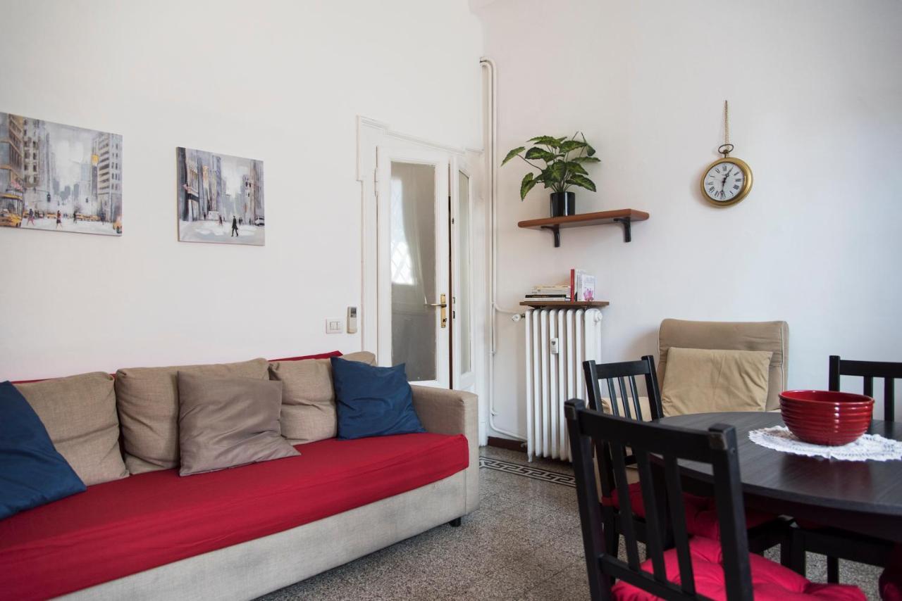 Peaceful Court Apartment In Shopping District Milaan Buitenkant foto